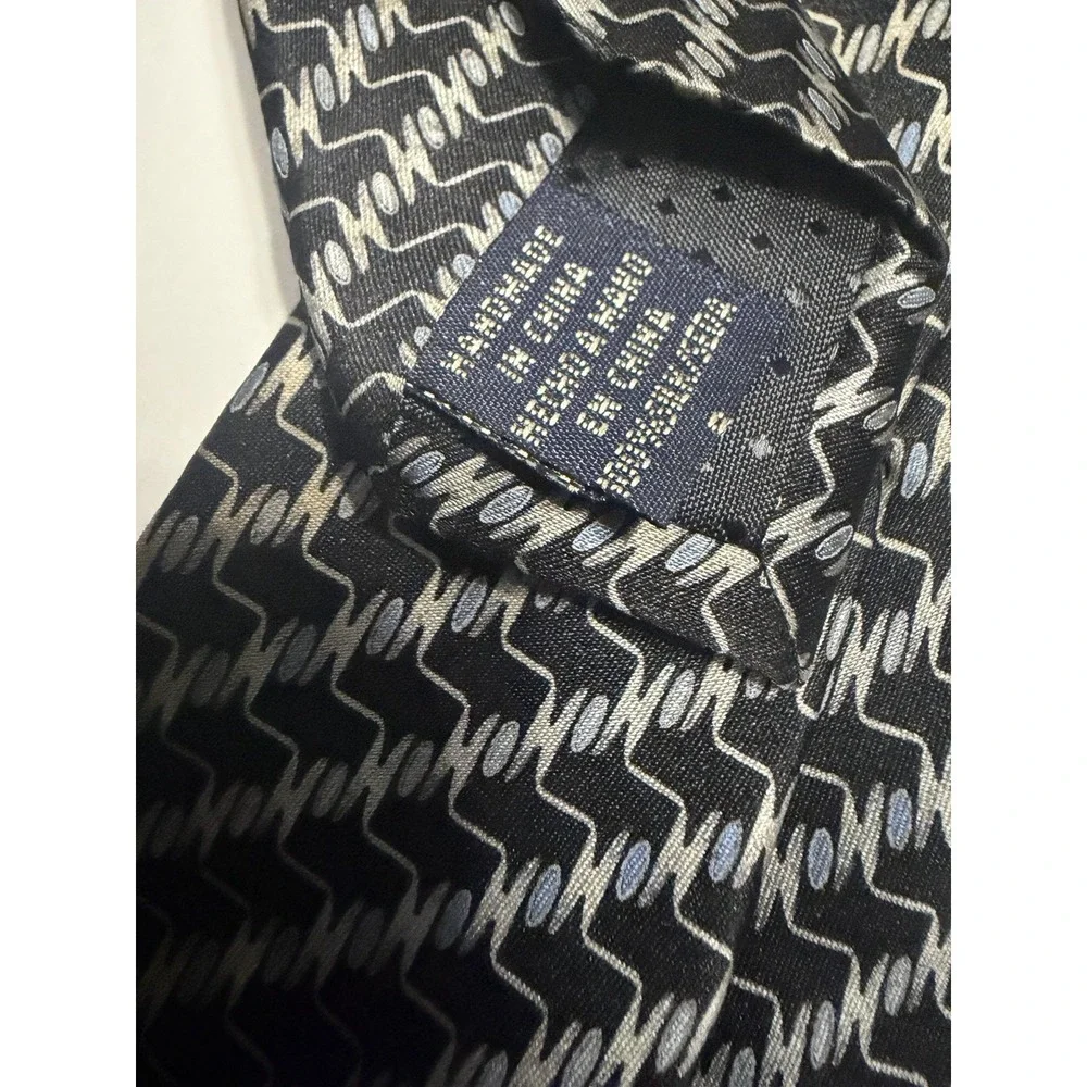 Geoffrey Beene Mens Silk Necktie Black Grey Blue Geometric Pattern Hand Made